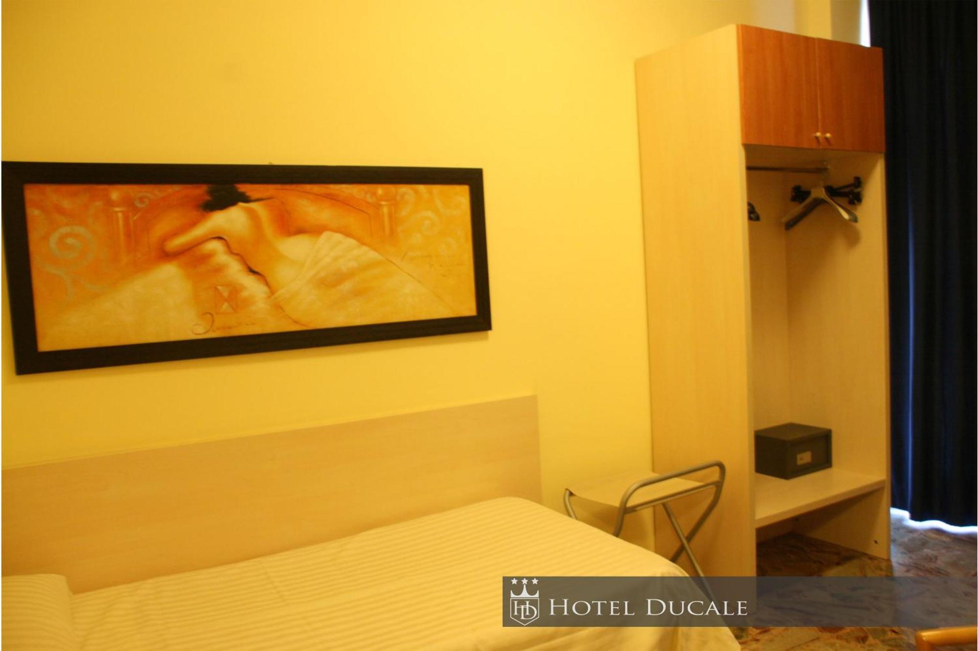 Hotel Ducale Vigevano Luaran gambar