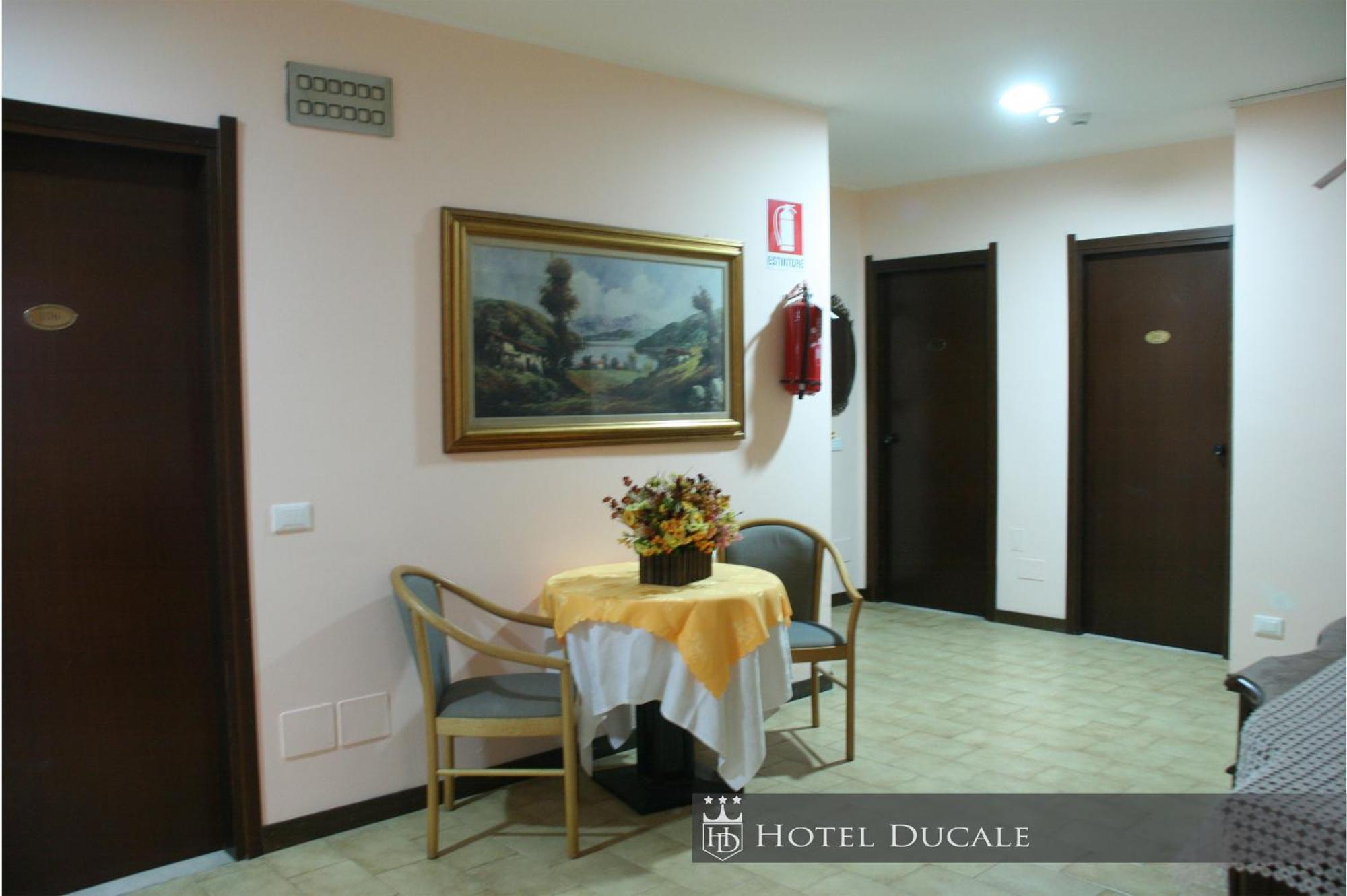 Hotel Ducale Vigevano Luaran gambar