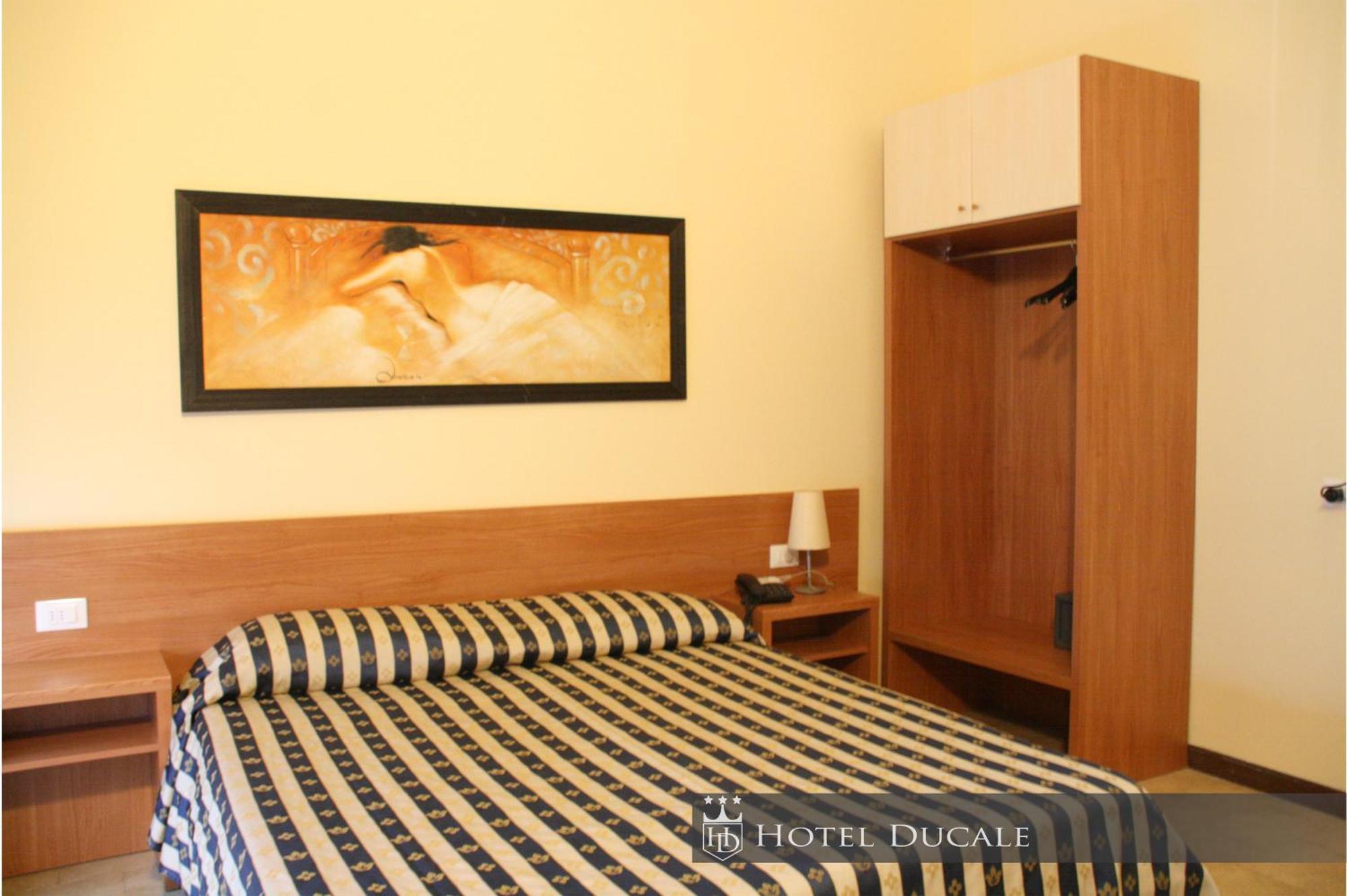 Hotel Ducale Vigevano Luaran gambar